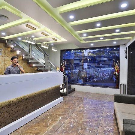 Hotel Pearl Вадодара Екстериор снимка