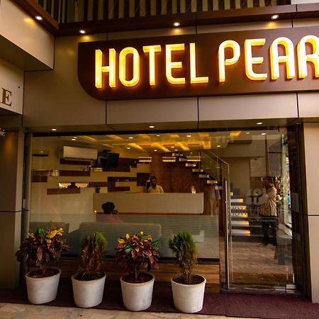 Hotel Pearl Вадодара Екстериор снимка